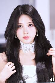 Ive Gaeul in Rococo-inspired French Aristocratic dress🩷