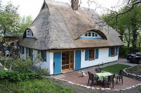 Wir haben 3 immobilien zum kauf in haus ahrenshoop ab 2.000.000 € für dich gefunden. Haus Zum Kiel In Ahrenshoop Frau A Thibaudat Samusch