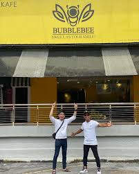Mereka masih mengekalkan pelawak yang sama iaitu jep, shuib, rahim dan ilya. Shuib Sepahtu Alhamdulillah Outlet Ke 11 Bubblebee Facebook