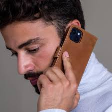 Dbramante1928 Lynge Leather Folio Case iPhone 11