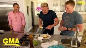 Aug 01, 2019 · put the pan onto the stove and mix the eggs quickly with a rubber spatula as you bring it up to high heat. Gordon Ramsay S Perfect Scrambled Eggs Tutorial Gma Digital Youtube