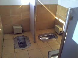 Desain kamar mandi kloset jongkok shower. Gambar Kamar Mandi Minimalis Kloset Jongkok Bagikan Contoh