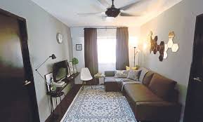 Ruang tamu merupakan ruang paling penting dalam rumah, oleh karena itu harus dibuat senyaman mungkin. Hiasan Ruang Tamu Rumah Flat Ppr