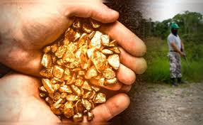 La ciudad en Perú que es el paraíso de la minería ilegal: roban el oro a empresas formales y burlan a la autoridad con documento del REINFO