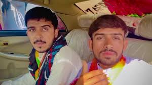 ZainullahZk32🇵🇰 (@zaingharo2765)