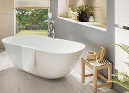 Auch freistehende badewannen finden bei. Der Luxus Einer Grossen Badewanne