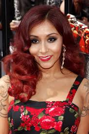 Photo of tattoo her slim body and dyed hairtype with cupsize 32c official websites/fansites: Snooki Nicole Polizzi S Hairstyles Hair Colors Steal Her Style