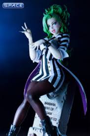 It also includes the recurring characters delia deetz and charles deetz from the film. 1 7 Scale Beetlejuice Girl Bishoujo Pvc Statue Beetlejuice
