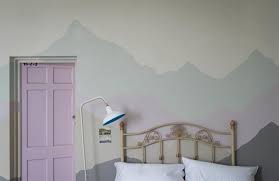Drop cloth s'inspire de la couleur de l'indispensable bâche de protection du peintre, une sorte d'hommage aux métiers du bâtiment! Modern Country Style Farrow And Ball Drop Cloth The Best Of The New F B Paint Colours For 2016