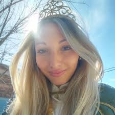 Eva Bustos. (@EvaBustos4)