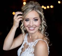 Bridal tip Tuesday 💍⁣ ⁣ The best advice we can give to our Brides is  𝐇𝐘𝐃𝐑𝐀𝐓𝐈𝐎𝐍! ⁣ •••••••••••••••⁣ I know, it seems silly right? But,  one of our most requested looks is “