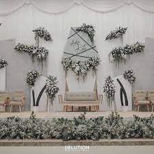 Vas bunga merupakan bunga hidup yang dimasukkan ke dalam vas yang berisi air yang bertujuan agar bunga tidak cepat layu dan terlihat senantiasa segar. Belum Ada Yang Mengalahkan Pesona Bunga Sebagai Primadona Dalam Hiasan Altar Perni Dekorasi Pernikahan Klasik Tempat Pernikahan Dekorasi Pernikahan Tradisional