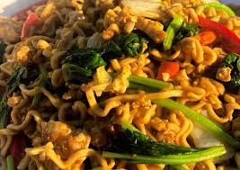 Udah lama ga makan mie, karena di kitchen set masih ada mie baiklah aku segera eksekusi. Resep Mie Goreng Tek Tek Anti Gagal Sweetbuyouts