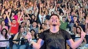 La gente estuvo sentada durante todo el show, aseguró alejandro bustos en diálogo con arriba córdoba. Damian Cordoba Fue Multado Con 150 000 Por Un Recital En Cruz Del Eje El Esquiu