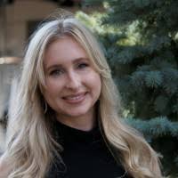 5000+ "Lívia" profiles