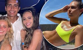Mia fevola statistics and instagram analytics report by hypeauditor. Mia Fevola Sparks Romance Rumours With Western Bulldogs Jamarra Ugle Hagan Daily Mail Online