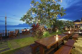 Tempat makan malam yang instagramable di bandung. Menikmati Makan Dipinggir Pantai Yang Cozy Ulasan Ocean S Balikpapan Indonesia Tripadvisor