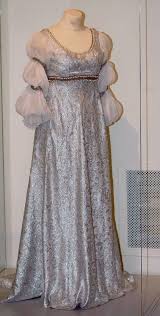 Maybe you would like to learn more about one of these? Svadebnoe Plate Zolushki S Vystavki Iz Filma Tri Oreshka Dlya Zolushki Kleider Prinzessinnenkleid Kleidung