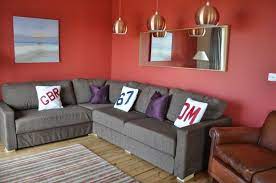 Peinture salon couleur grise canape d angle rembourre kartiny. Peinture Pour Salon Quelle Couleur Choisir Living Room Red Red Couch Living Room Red Living Room Walls