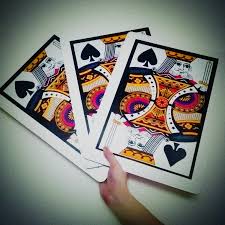 Why is obviously in the middle of the edge went to? Automatic Three Card Monte Giant 38x28cm Comedy China Magic Shop Magic Tricks Wholesale Magic Magic Supplies