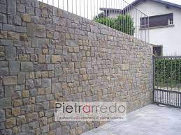 I vari rivestimenti si contraddistinguono per tipologia di pietra utilizzata, qualità, rifiniture, eventuali decorazioni e colore. Rivestimento In Pietra Di Sarnico Langa Arenaria Grigia Offerte 50