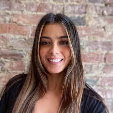 Amanda Askey's Instagram, Twitter & Facebook