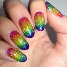 Glitzer Nagellack Ombre Regenbogen Nagel Schwamm Nageldesign Nageltrends Rainbow Nails Regenbogen Nagel Schones Nageldesigns Nagelkunst Design