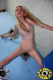 ▷ Kennedy Kressler in Kennedy Kressler - Glory Hole (Photo 26) | Dogfart