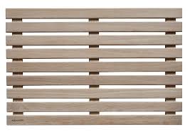 holzmatte aus hellem eichenholz badvorleger holz handtuchstander holz badematte holz
