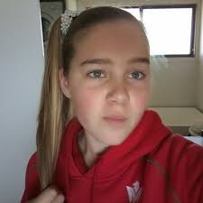 Lara Collins (@LaraCollins0404)