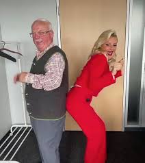Evelyn burdecki zeigt dem jahr 2020 die kalte schulter. Alles Nur Show Das Sagt Evelyn Zu Den Fake Geruchten Promiflash De