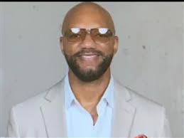 Bruce Roper's Instagram, Twitter & Facebook