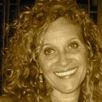 Elizabeth Boswell's Instagram, Twitter & Facebook