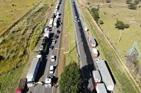 We did not find results for: Por Medo De Greve Dos Caminhoneiros Empresarios Do Df Se Mobilizam Para Evitar Desabastecimento