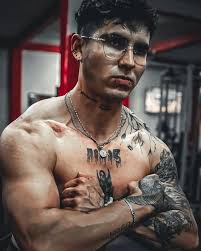 Manuel🦍 (@manuelmalob) • Instagram photos and videos