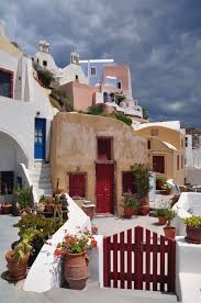 Oia Santorini Greece Having Been There I Am Quite Surprised That Every Building Is Still Not White With Blue It S Such A B Santorini Grece Santorini Et Voyage Grec