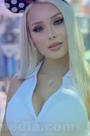 Daniella Chávez: BIo, family, net worth