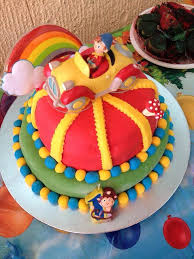 Gateau D Anniversaire Oui Oui Au Caramel Beurre Sale Les Recettes D Alicia Gateau Anniversaire Pate A Sucre Idee Gateau
