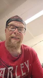 heitti huiskan eteeni jossa oli nimmari kiitos. #michael #michaelmonroe  #kaapelitehdas #sonepar #sähköinenmiesbiisi youtubessa  #punaisetpakettiautot #salmisaari #uusimaa #akinsähköoy  #punaisethuoltoautot #rokkia #rock #hanoirocks #sähkötyöt #sähkötukku ...