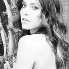 Nina Ash (@TheNinaAsh)