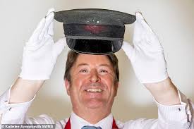 Lawrence of Arabia's knives go under the hammer