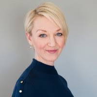 Lori Yeager's Instagram, Twitter & Facebook