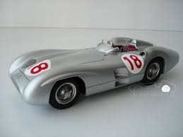 Se trata del mercedes slr con el que juan manuel fangio corriera entre otras carreras, la famosa mille miglia italiana en 1955. Cmc Mercedes Benz W196r Fangio Modelle Modelauto Miniature Voiture