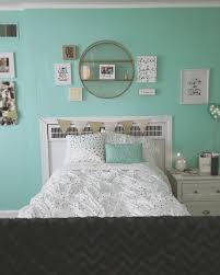 Gold White And Teal Dream Bedroom In 2019 Turquoise Room Blue Room Decor Bedroom Turquoise Room Blue Room Decor