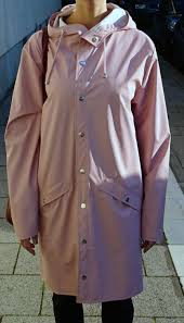 Soon it's going to rain. Zuruck In Munchen Erstmal Den Guten Regenmantel Ra