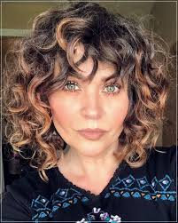 20 cute and easy hairstyle ideas for short curly hair. Pin On 2021 Hair Trends