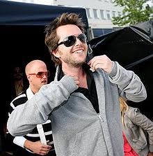 De blir ikke de eneste publikumsfavorittene på scenen denne kvelden. Espen Lind Wikipedia
