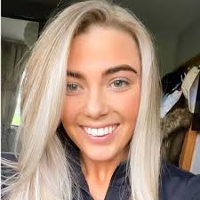 Email Address of @ellenvbarr Instagram Influencer Profile