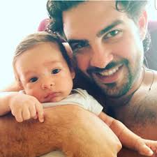 Apareció en 3 telenovelas mexicanas y 1 película en sus primeros años de carrera artística profesional. El Tierno Album De Eros Hijo De Paulina Rubio Revista Caras