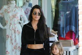 Trotz ihrer trennung vor vier jahren verstehen sich kourtney kardashian (40) und scott disick (35) auch heute noch super. Kourtney Kardashian Defends Parenting Style